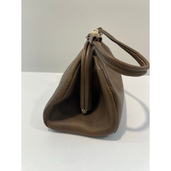 Vintage Leather Handbag with Gold Hardware Paisley Interior SG - Picture 5 of 9